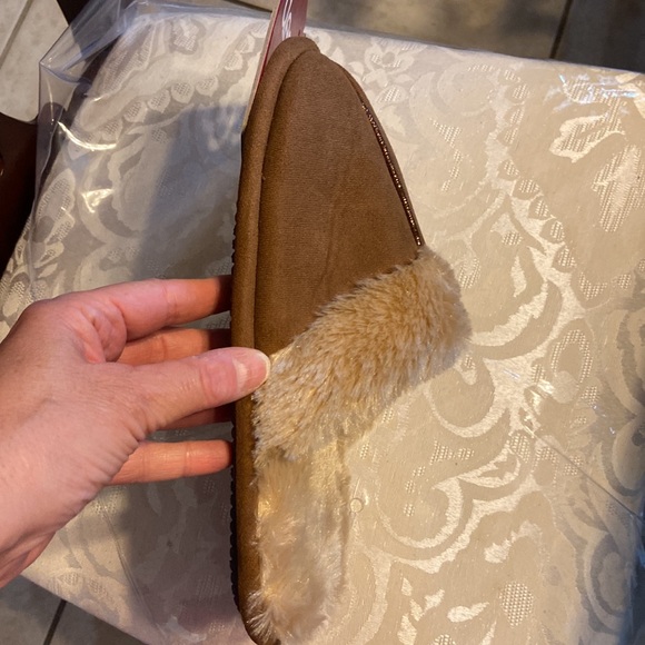 Dearfoams slip on furry chestnut medium slippers size 7-8 - Picture 10 of 12